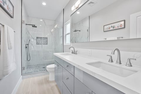 Beautiful Brand New Home Right By Disneyland