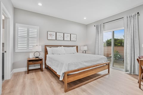 Beautiful Brand New Home Right By Disneyland