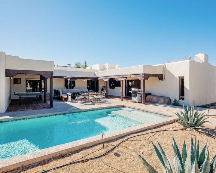 Scottsdale Heated Pools Palms Sleeps 14 Oasis