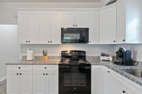 "Beltline Bungalow"- 2BR/1BA near Downtown/Pet OK!