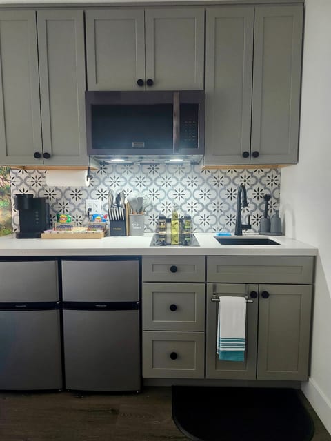 Queen bed-Near Airport-Hospital & Midtown Inspire