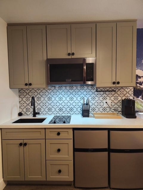 Queen bed-Near Airport-Hospital & Midtown Haven
