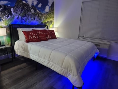 Queen bed-Near Airport-Hospital & Midtown Haven