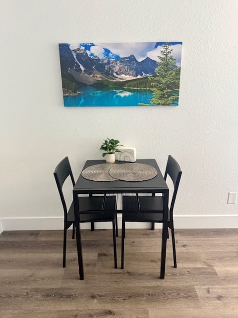 Queen bed-Near Airport-Hospital & Midtown Escape