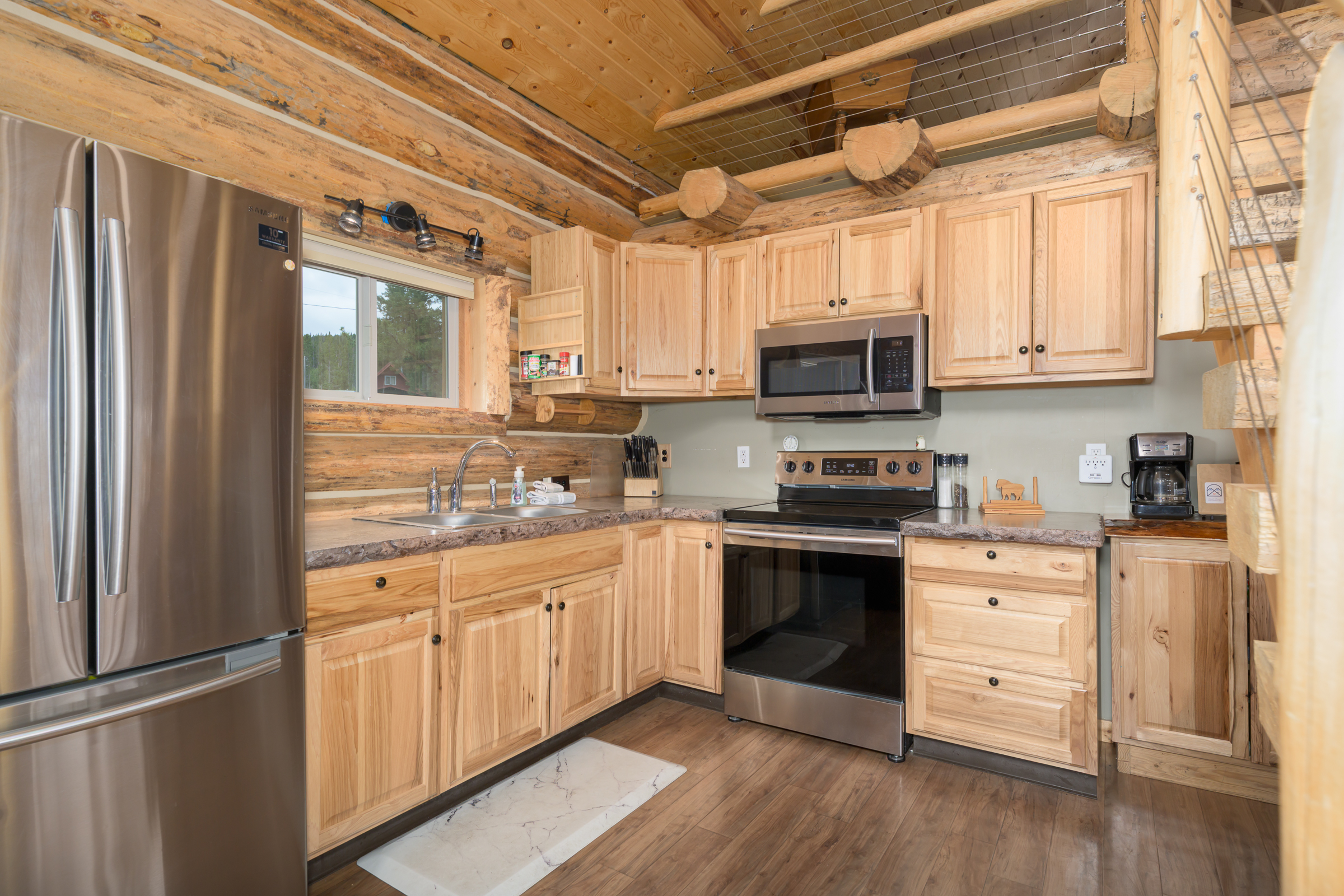 Papa Tom's Cabin