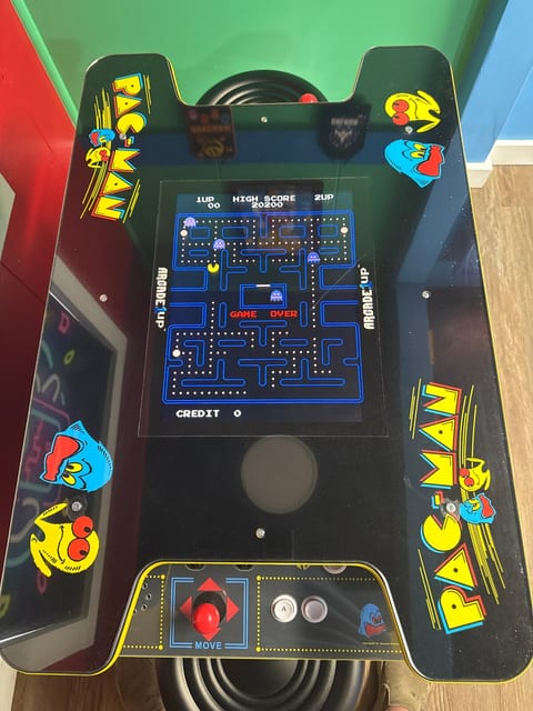 GameZone Haven: Arcade, WiFi, Free Parking