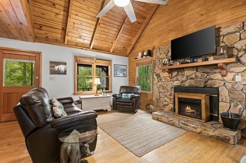 Toccoa Currents: Fish Head Lodge