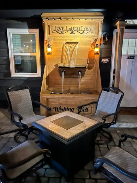 the-romantic-studio-spa-hot-tub-sauna-wifi/