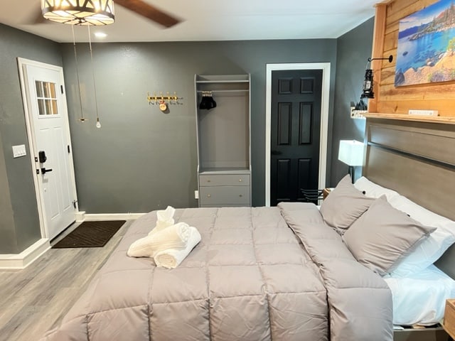 the-romantic-studio-spa-hot-tub-sauna-wifi/