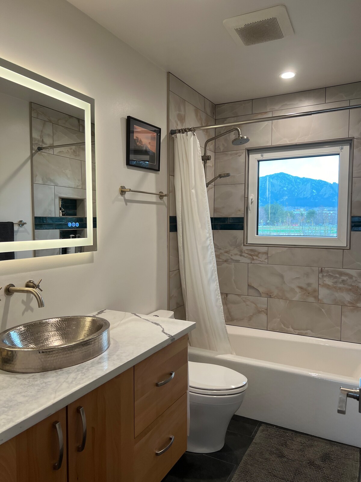 stunning-house-w-rockies-views/