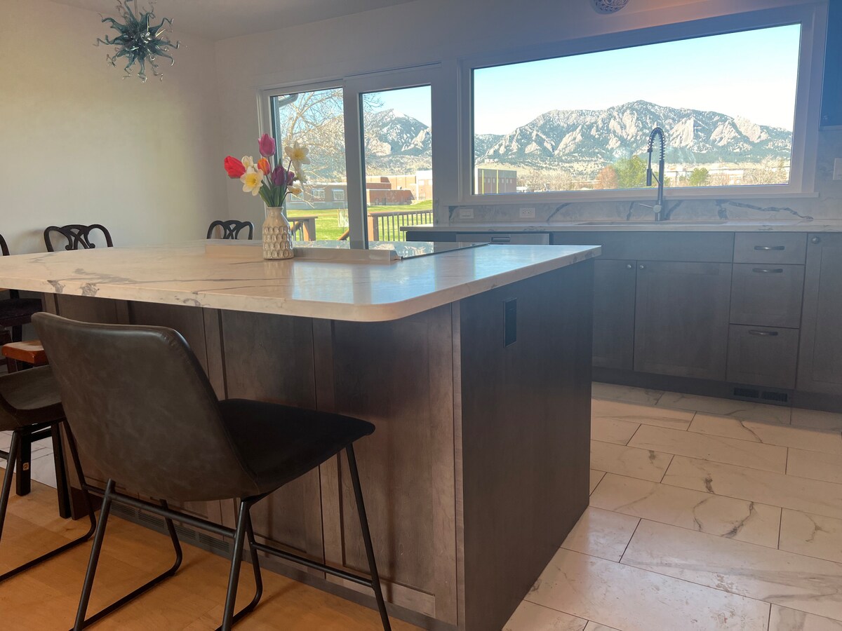 stunning-house-w-rockies-views/