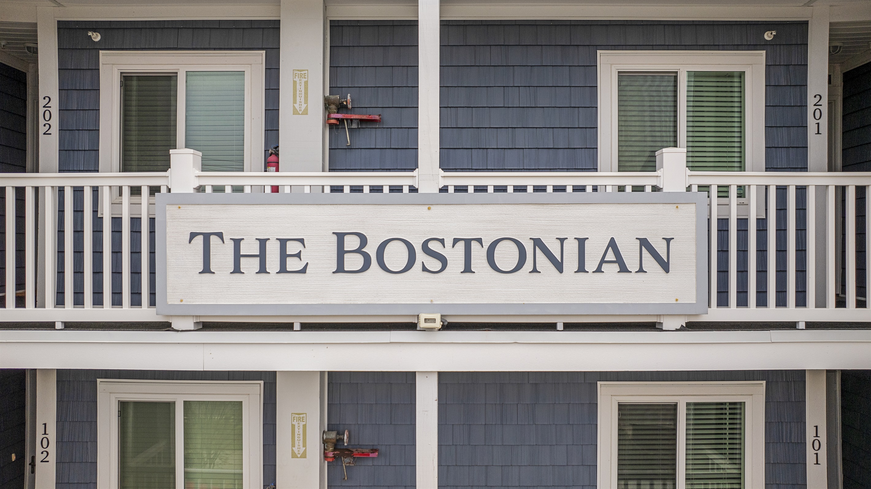 Building completely renovated in 2022!