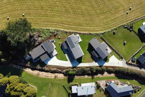 Ohakune (Up to 24 ppl, 10 bedrooms, 4 bathrooms, 2 kitchens)