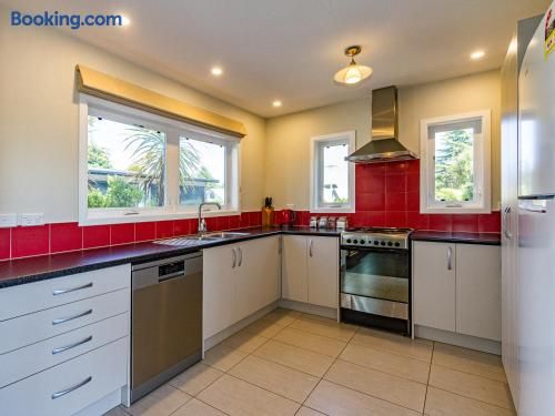 Ohakune (Chalet Gryon - Large 3 bedroom with fireplace)