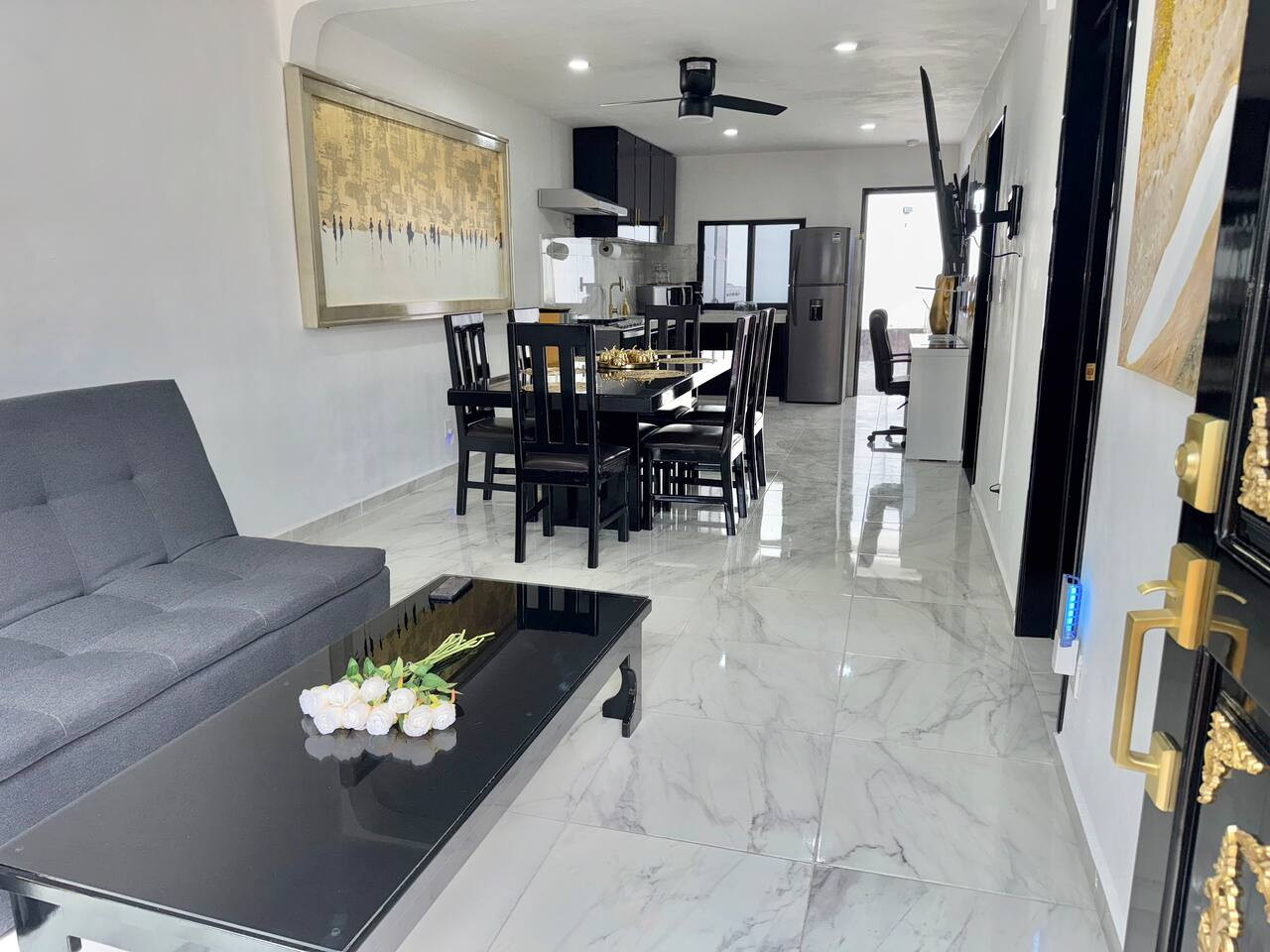 50percent-off-luxury-near-beach-pool-breakfast-fast-wifi/