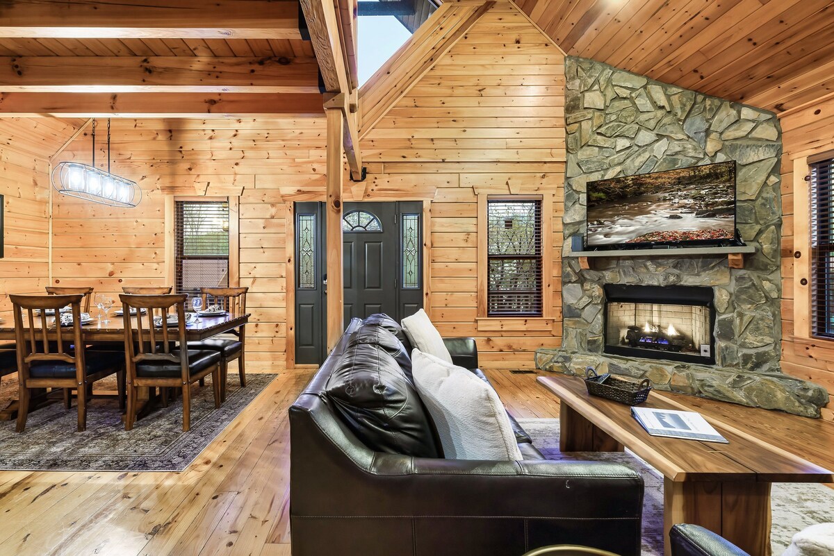 resort-pool-fitness-room-hot-tub-jacuzzi/