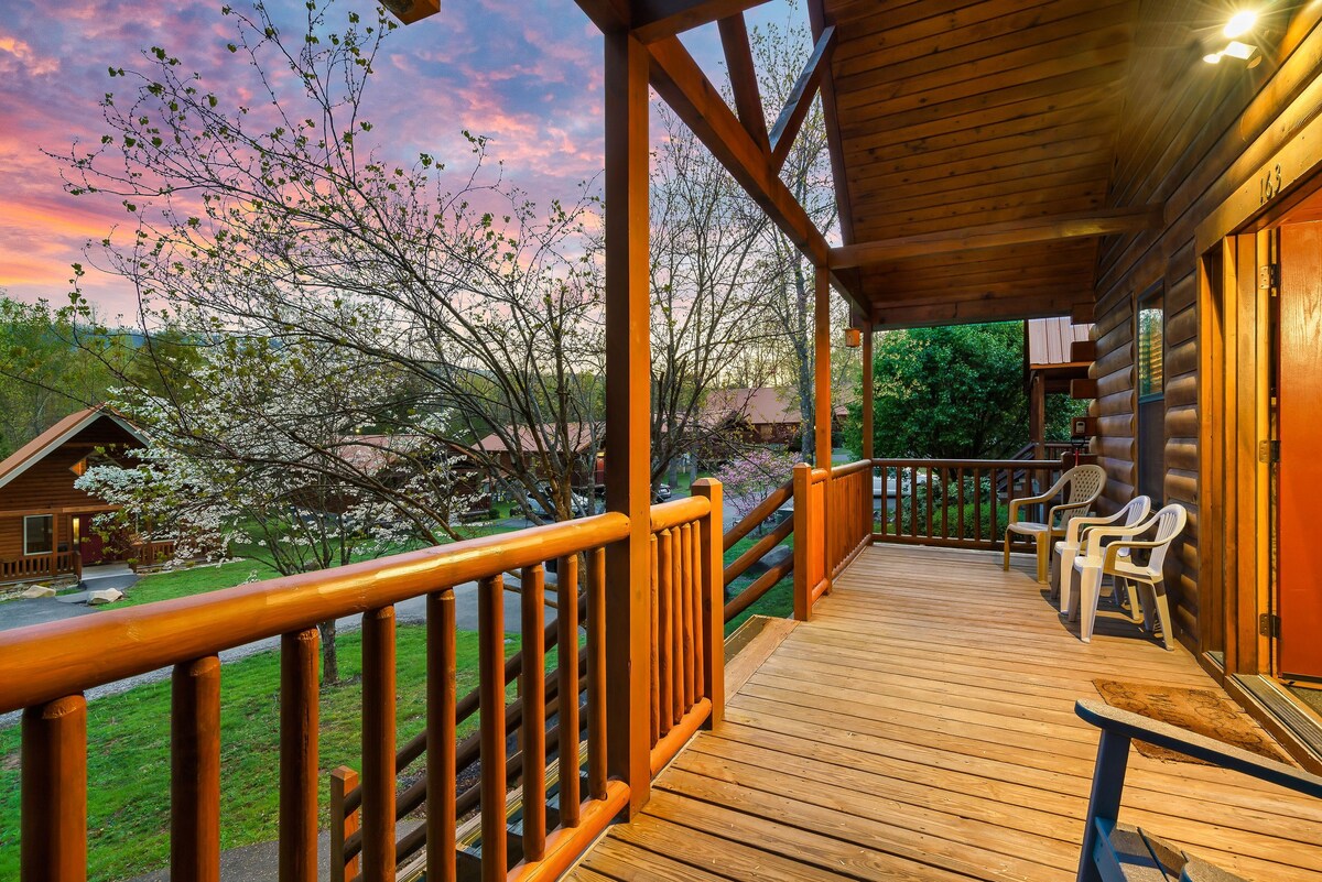 resort-pool-fitness-room-hot-tub-jacuzzi/