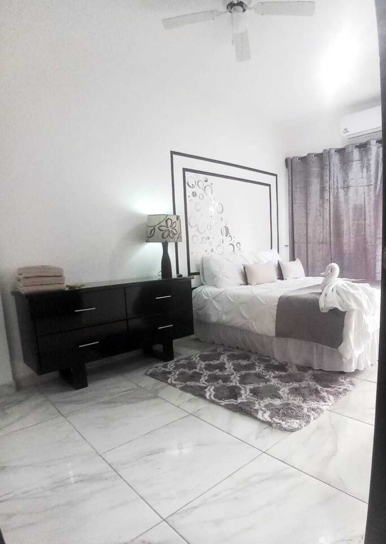 it's-stunning-condo-wbreakfast-and-fastest-wifi/