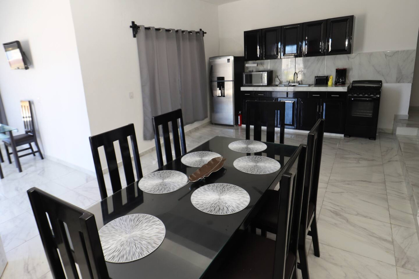 it's-stunning-condo-wbreakfast-and-fastest-wifi/