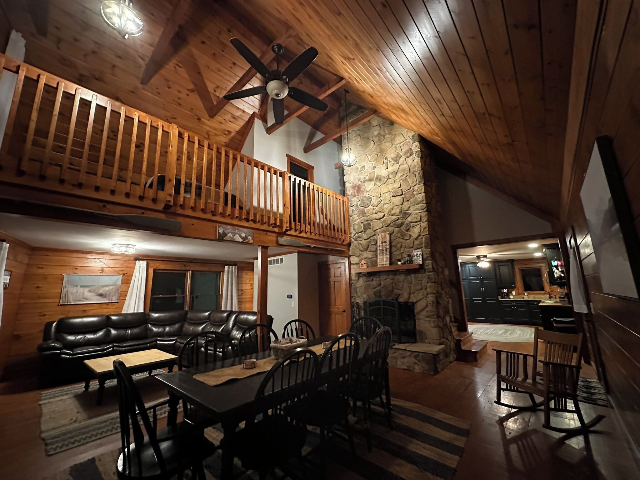 Hells Branch Hideaway at Apple Canyon Lake