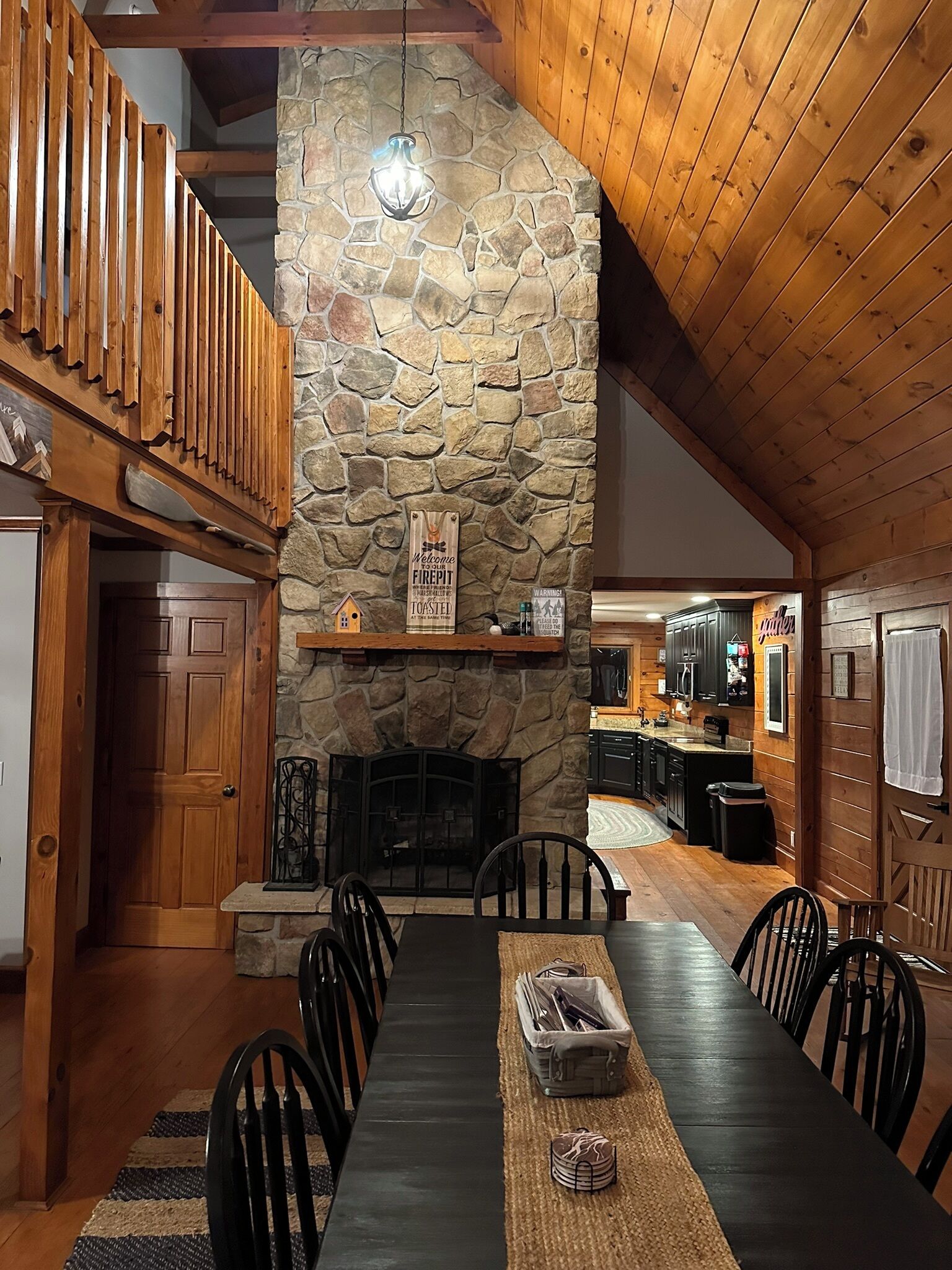 Hells Branch Hideaway at Apple Canyon Lake
