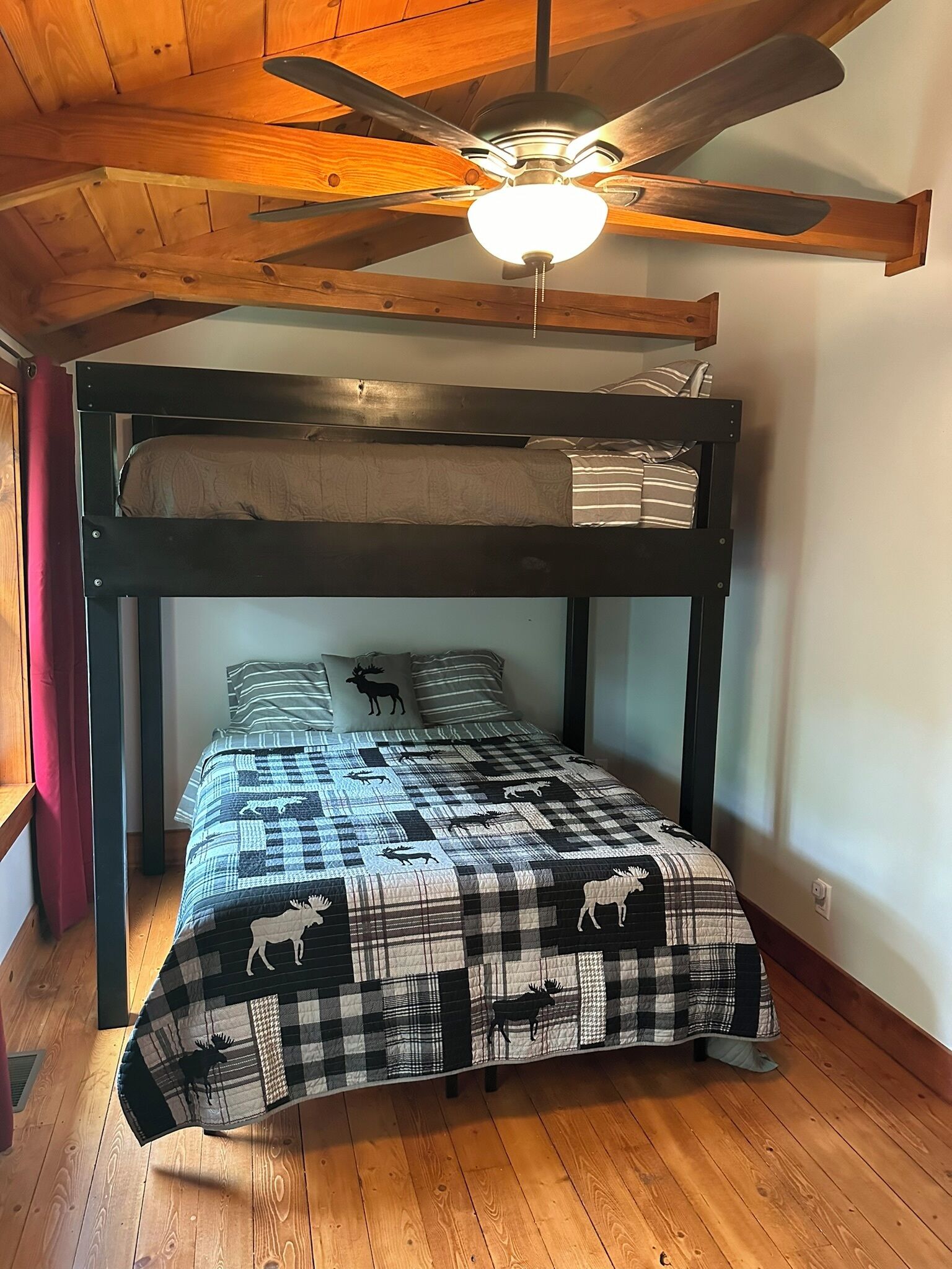 Hells Branch Hideaway at Apple Canyon Lake