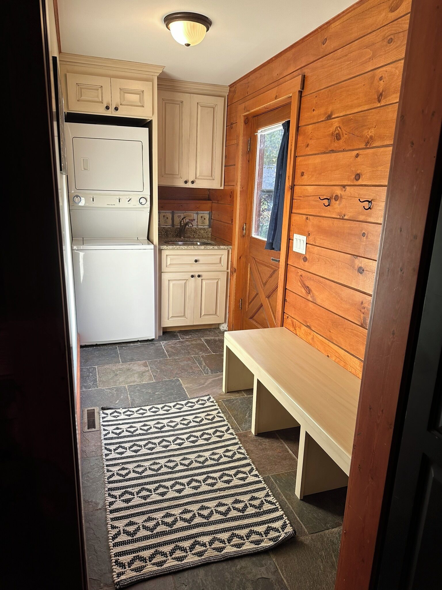 Hells Branch Hideaway at Apple Canyon Lake