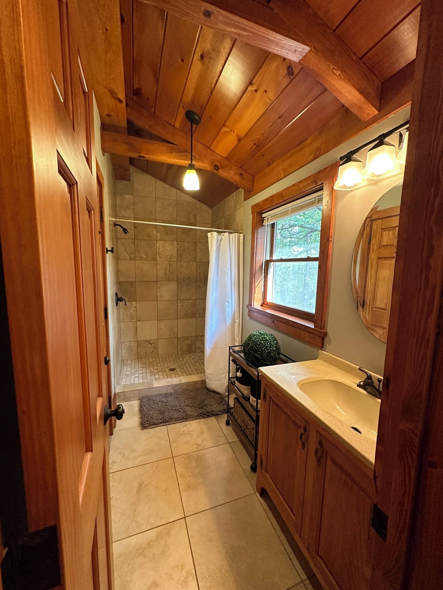 Hells Branch Hideaway at Apple Canyon Lake