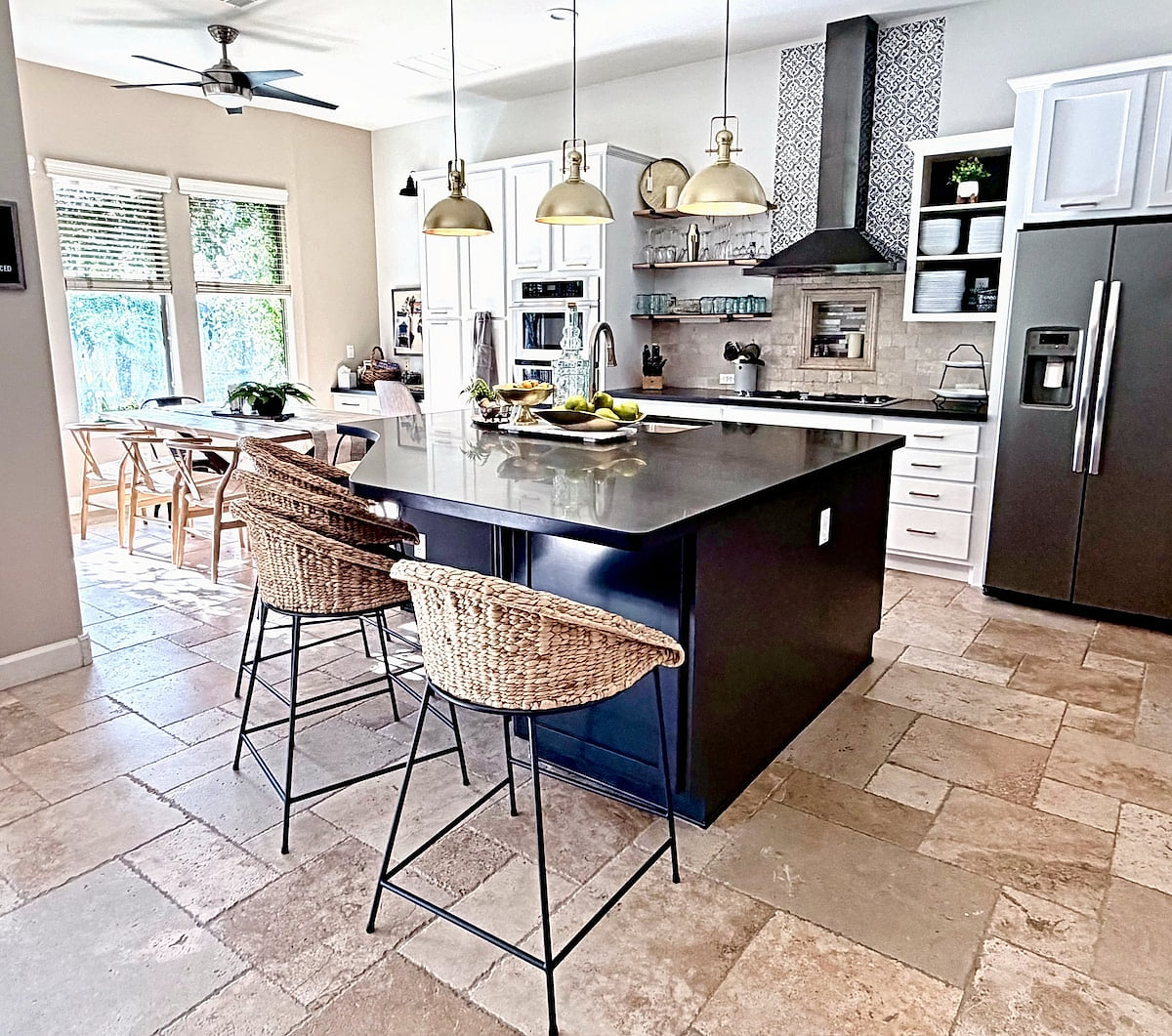 STUNNING 6 bd+ Luxury Villa Private Pool Golf Lake image 12