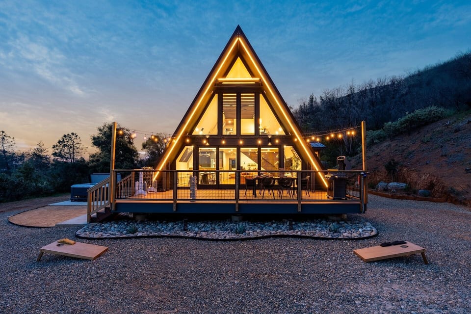 Luxe New A-Frame Cabin • Hot Tub + Views - Mariposa