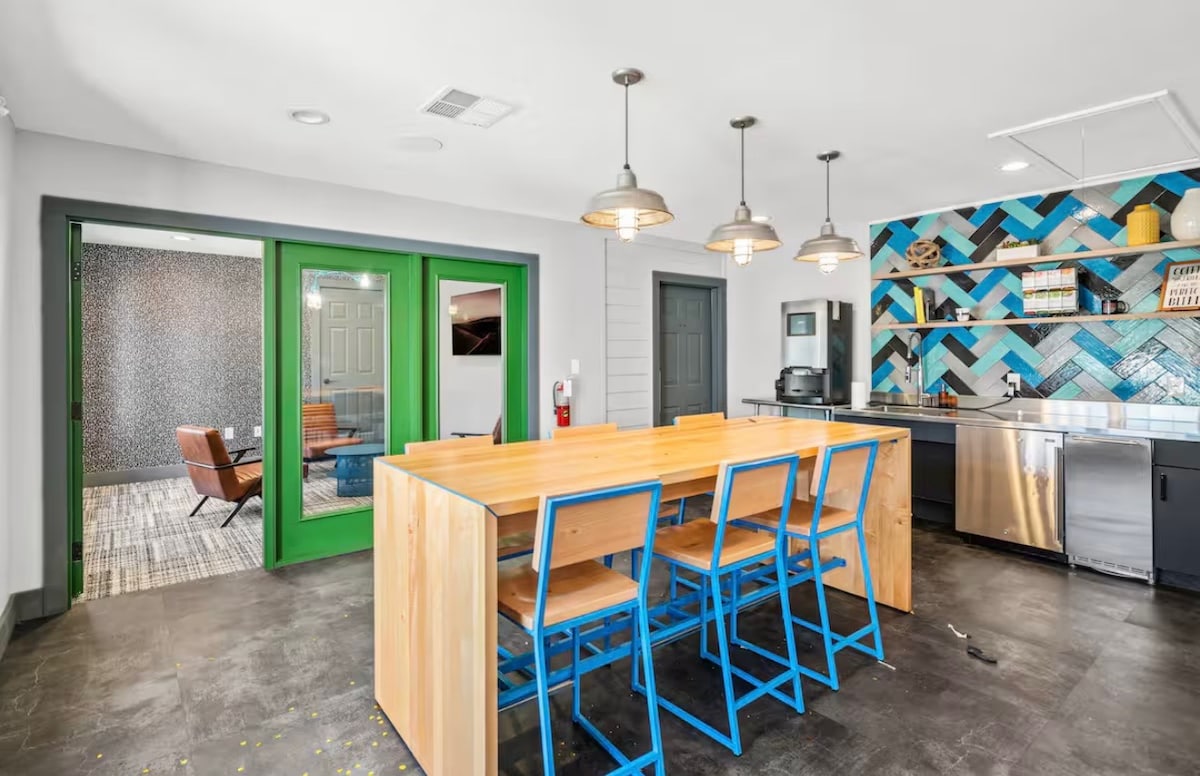 Casa Marigold: ATX | Near Austin Downtown/Airport