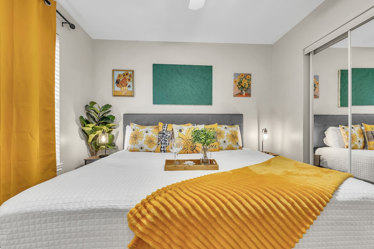 Casa Marigold: ATX | Near Austin Downtown/Airport