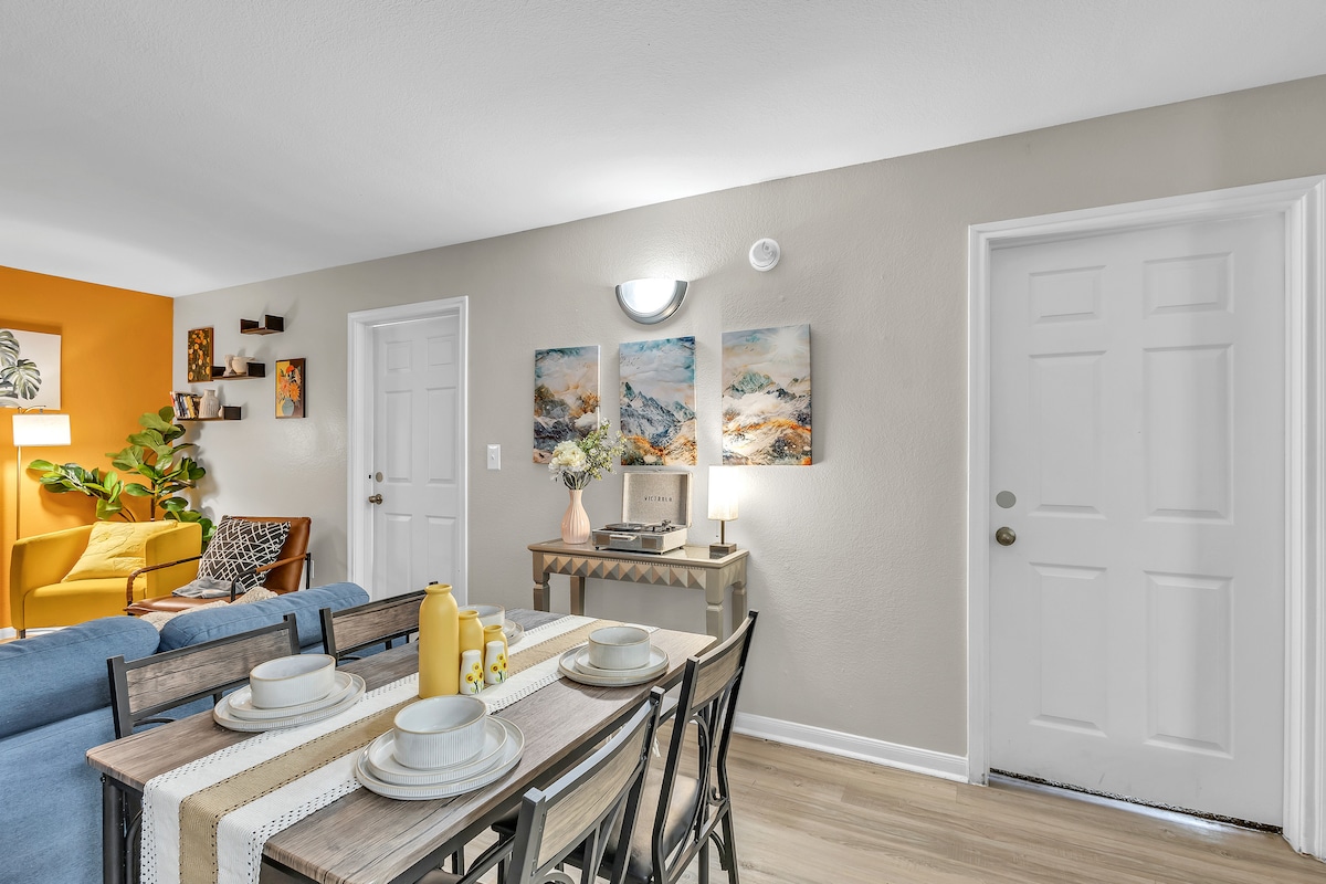 Casa Marigold: ATX | Near Austin Downtown/Airport