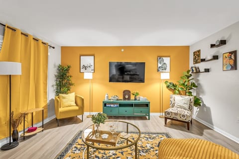 Casa Marigold: ATX | Near Austin Downtown/Airport