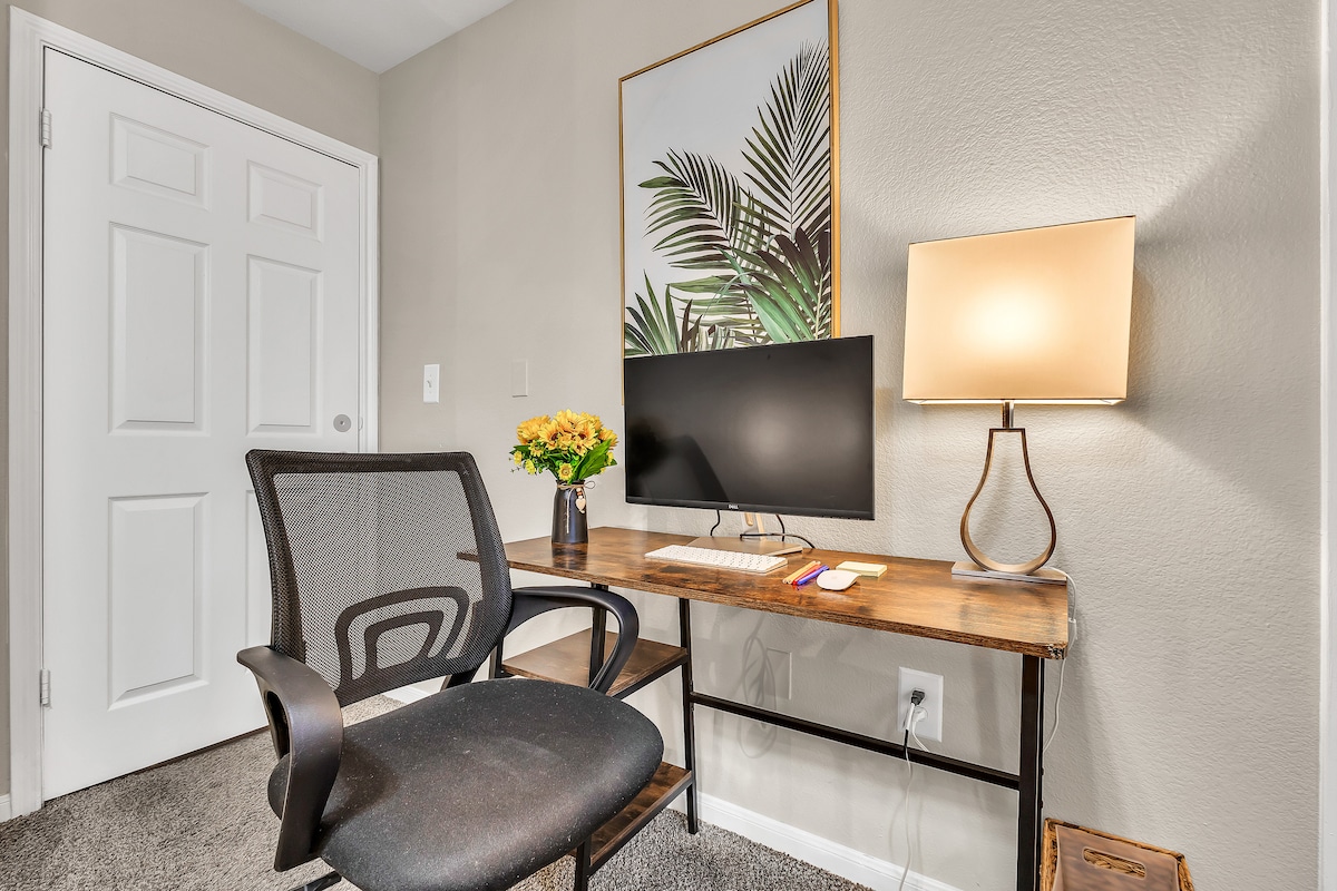 Casa Marigold: ATX | Near Austin Downtown/Airport