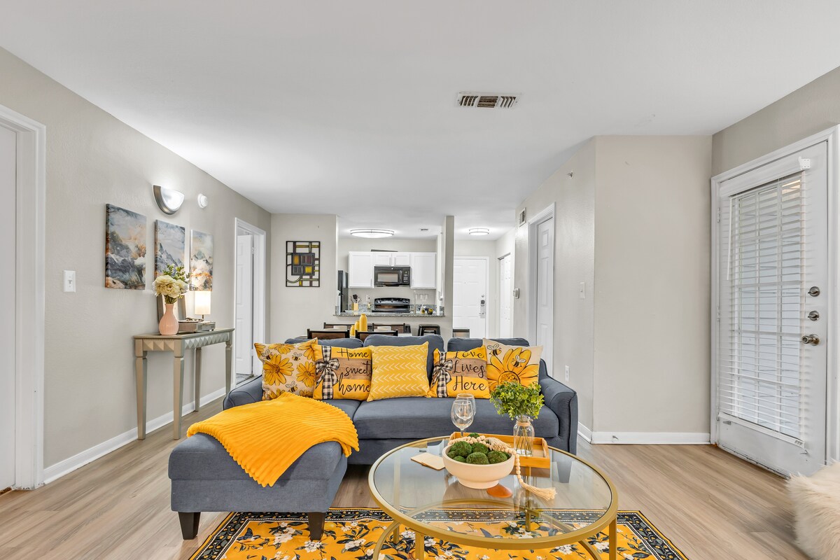 Casa Marigold: ATX | Near Austin Downtown/Airport
