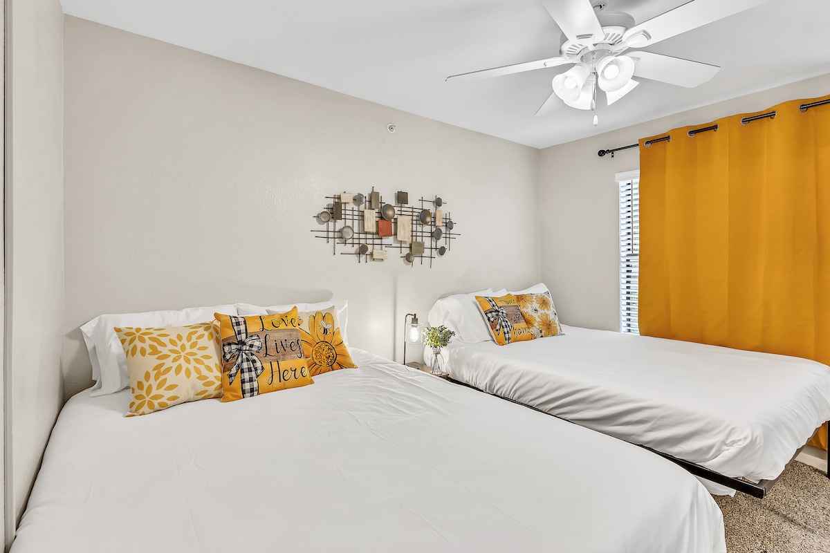 Casa Marigold: ATX | Near Austin Downtown/Airport