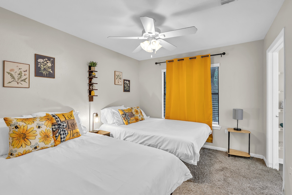 Casa Marigold: ATX | Near Austin Downtown/Airport