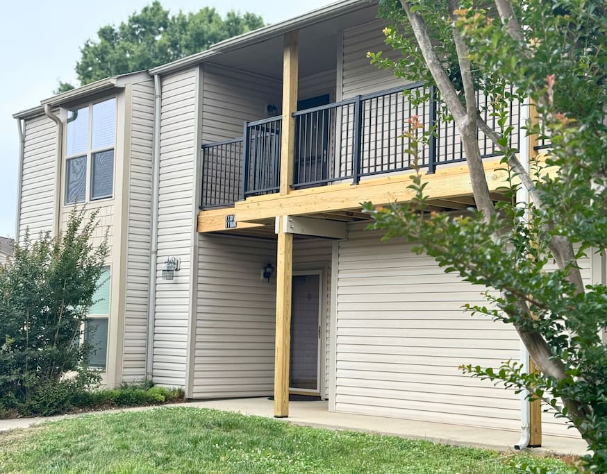 Located in a quiet, well-maintained community close to Ballantyne. Located in a quiet, well-maintained community close to Ballantyne. - Peaceful & Convenient 2BR Near Ballantyne - Charlotte