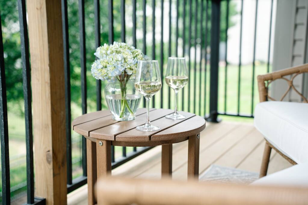 Enjoy peaceful moments and greenery just outside your door. Enjoy peaceful moments and greenery just outside your door. - Peaceful & Convenient 2BR Near Ballantyne - Charlotte