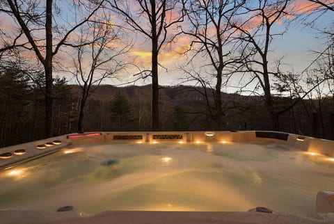 Private | Family Cabin | Huge Hot Tub | Views