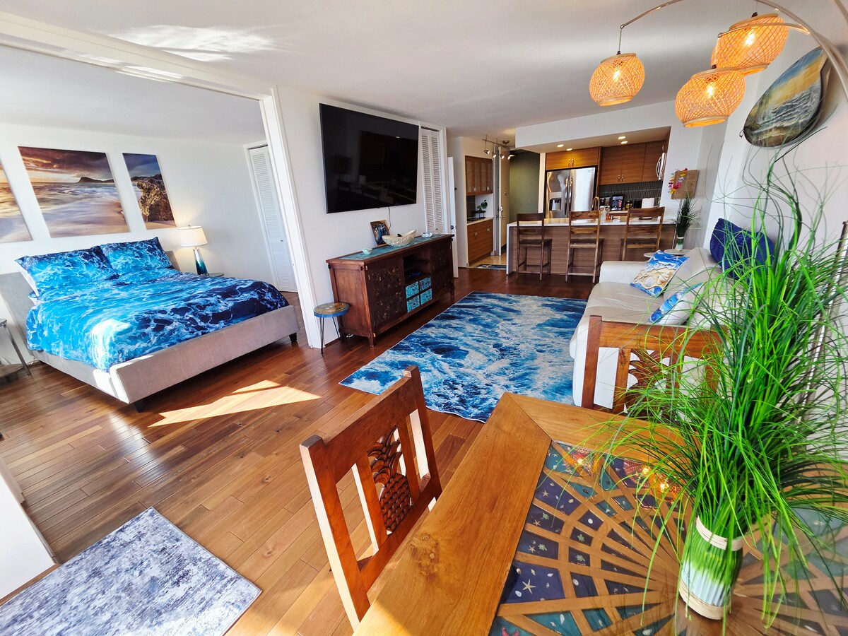 Ocean & Marina View Suite