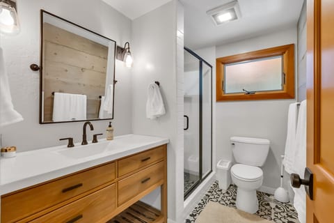 Filtered Lake View|2 King Beds|HotTub|Fireplace