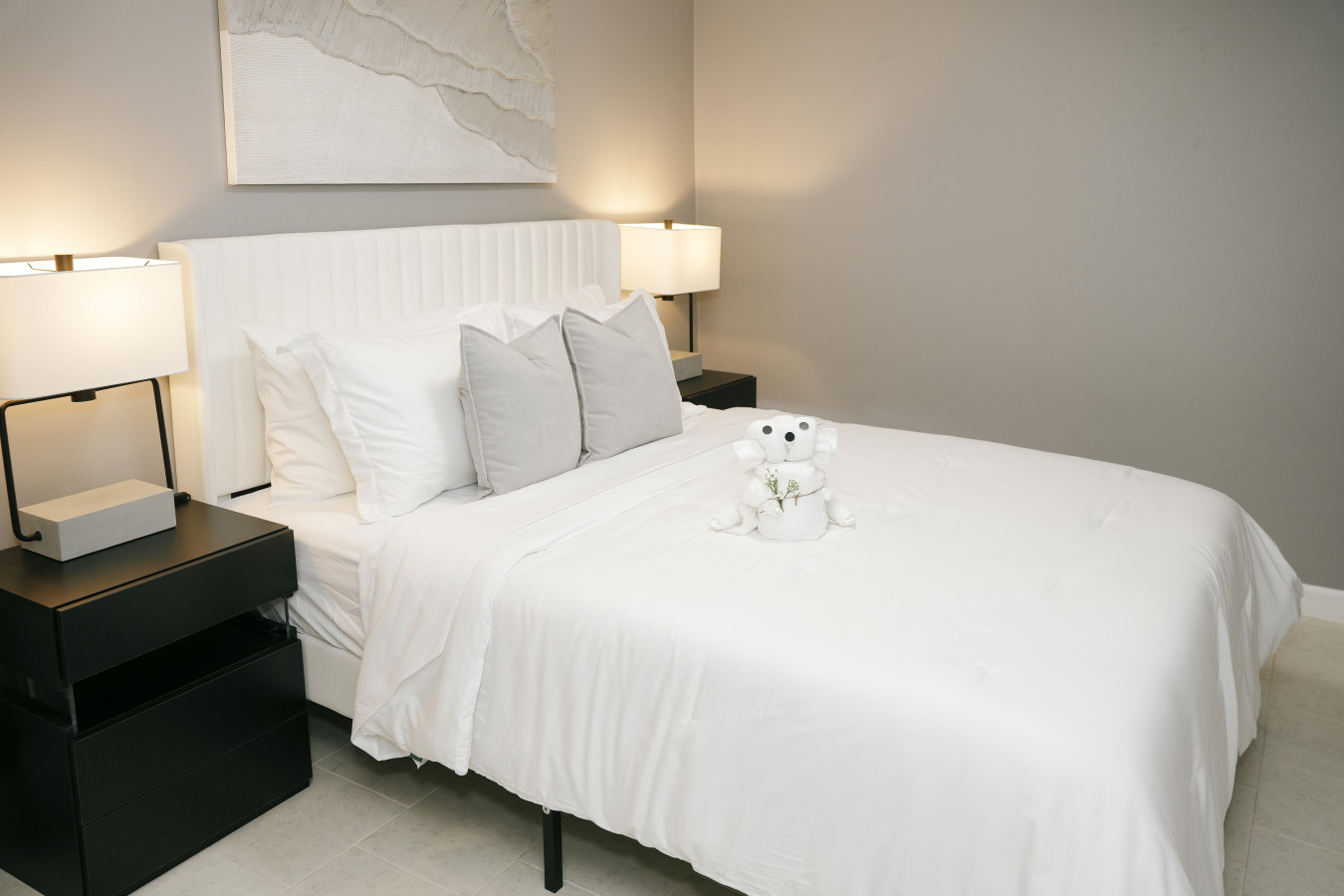 2BR Traveler's Favorite, Modern and Clean