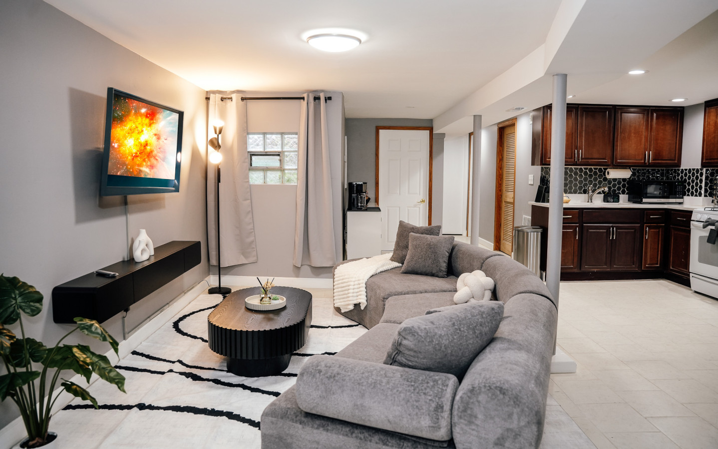 2BR Traveler's Favorite, Modern and Clean