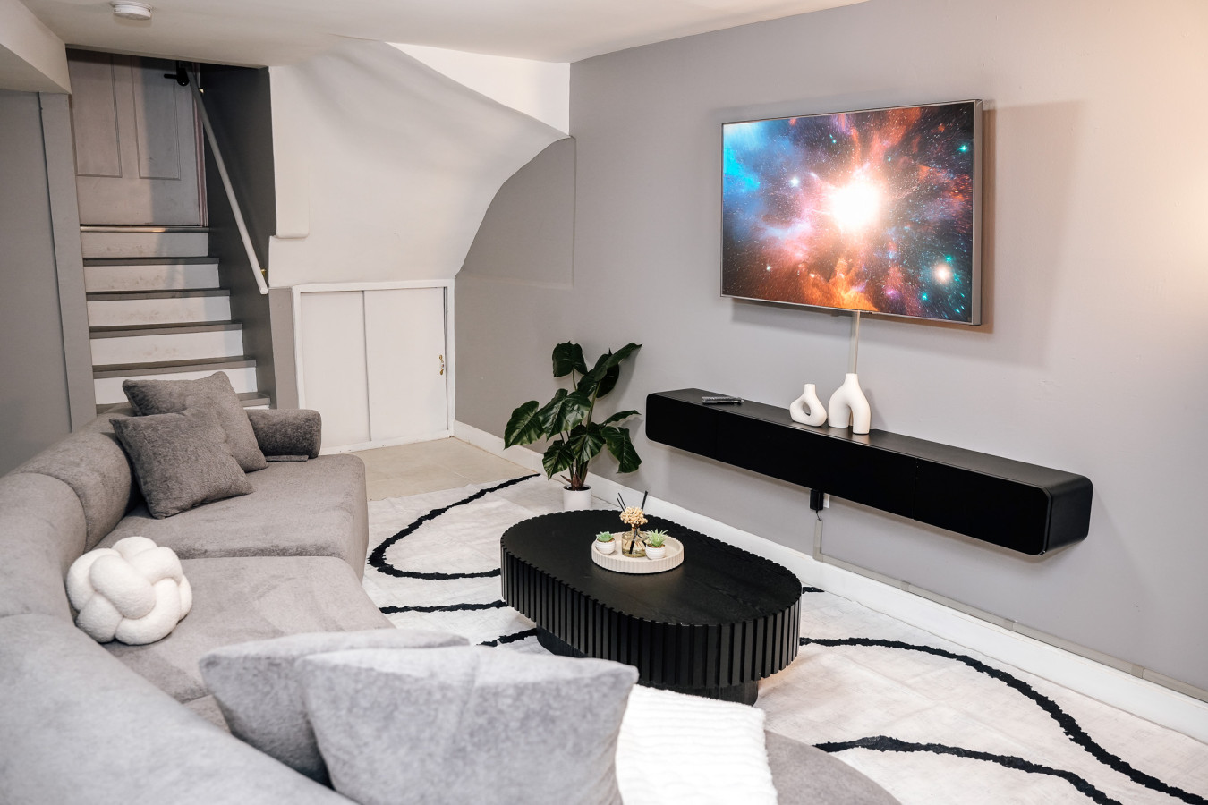 2BR Traveler's Favorite, Modern and Clean