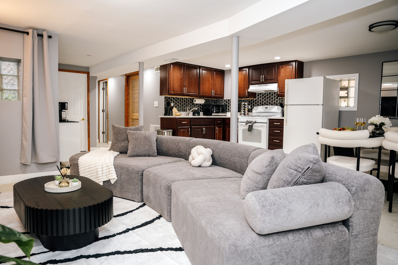 2BR Traveler's Favorite, Modern and Clean