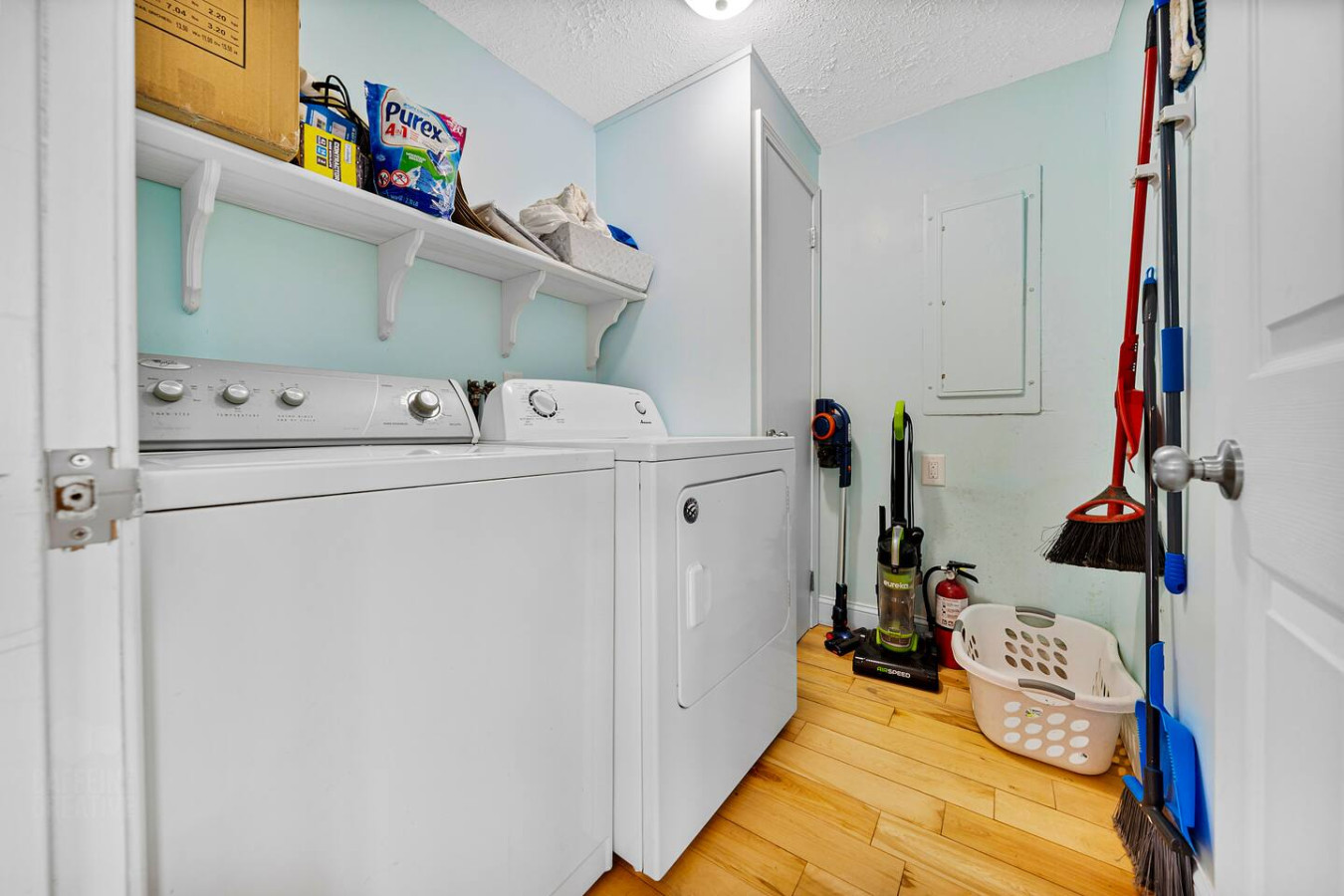 Spacious 3BR Cape w/ Deck on 1.1 Acres – Wells