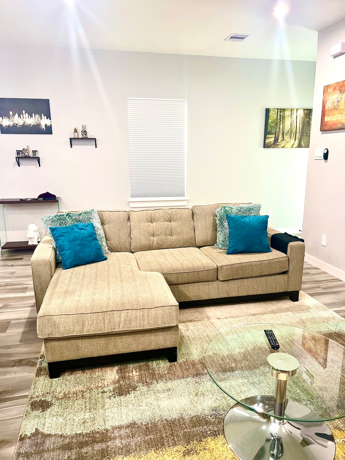 quaint-cozy-townhouse-mins-from-downtown-houston/