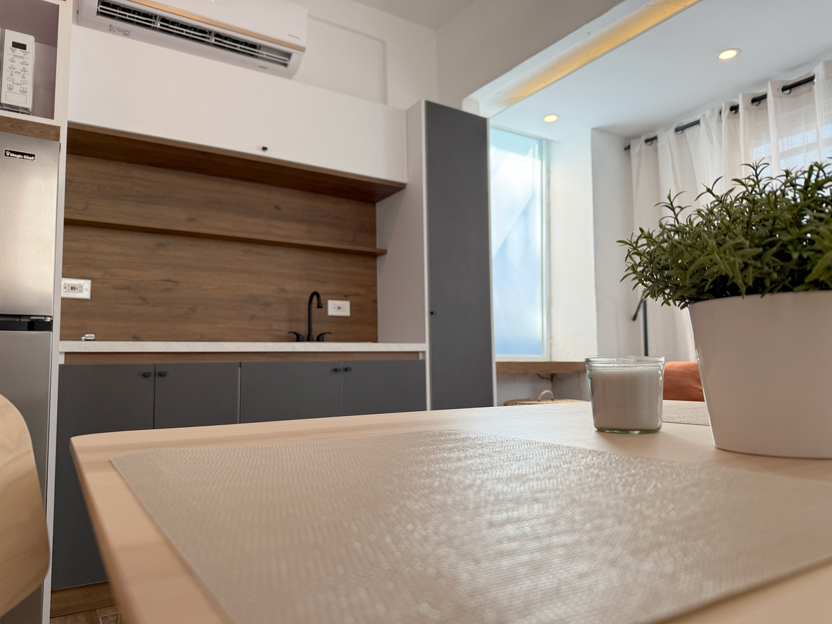 walk-to-the-beach-new-modern-studio-top-location/